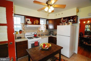 2411 Pelham Ave, Baltimore, MD 21213 - photo 6