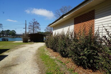 215 Lakeview Dr, Sylvester, GA 31791 - photo 4