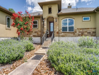 121 Pond View, Spring Branch, TX 78070 - photo 2