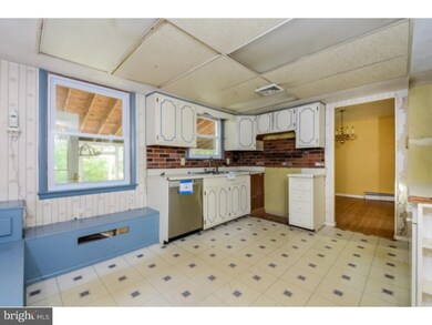 547 Hillside Dr, Lansdale, PA 19446 - photo 3