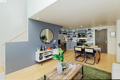 unlisted-address, Oakland, CA 94607 - photo 5