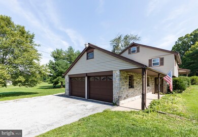 505 Sycamore Rd, Douglassville, PA 19518 - photo 4