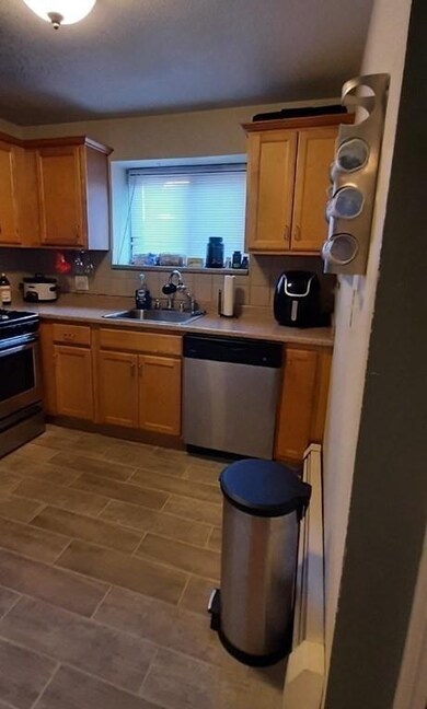 344 Beattie St unit B, Fall River, MA 02723 - photo 4