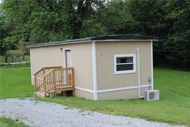 7101 High St, Floyds Knobs, IN 47119 - photo 3