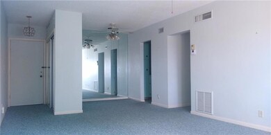 ENTRY/DINING AREA