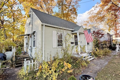 115 Garfield Rd, Bristol, CT 06010 - photo 2