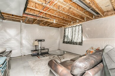 1903 Wycliffe Ct SW, Cedar Rapids, IA 52404 - photo 3