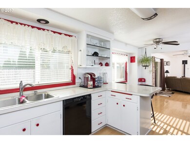 3859 Shannon St, Eugene, OR 97404 - photo 6