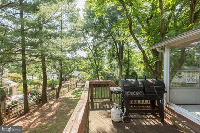 6908 Stoneybrooke Ln, Alexandria, VA 22306 - photo 3