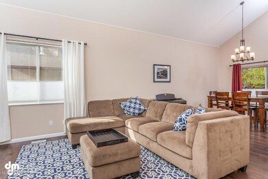 Living Room 20170513-DW-0402-SMALL