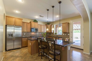 Eat-in Kitchen
