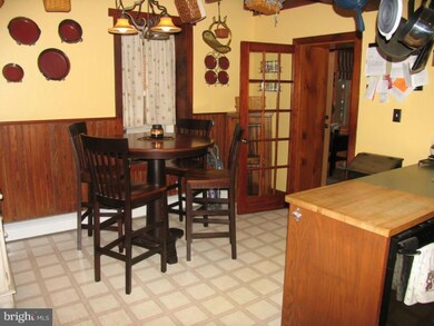 384 Mill St, Boyertown, PA 19512 - photo 7