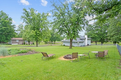 6001 e molly ln-33