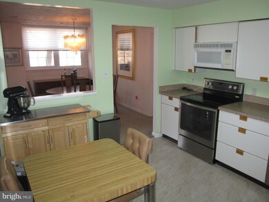 11 Friendswood Ct unit A, Baltimore, MD 21209 - photo 6