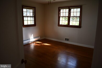 902 Hollywood Ave, Silver Spring, MD 20904 - photo 7