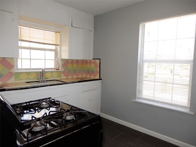 6814 1/2 Donlen St, Houston, TX 77022 - photo 6