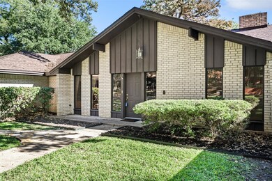 1405 Pebble Creek Dr, Euless, TX 76040 - photo 5