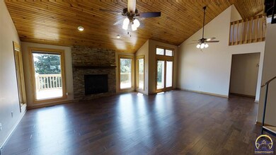 7821 SW Hiawatha Dr, Topeka, KS 66615 - photo 7