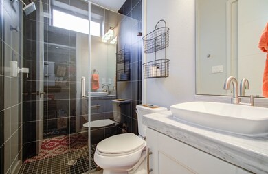 1946 Welch St, Houston, TX 77019 - photo 7