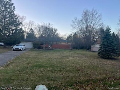 6886 E Nashway, West Bloomfield, MI 48322 - photo 2