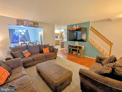 1033 Whitford Dr, Reading, PA 19605 - photo 2