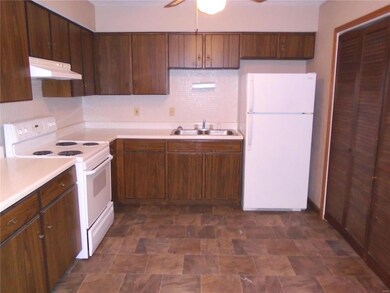 8 Sunset Dr unit C, Freeburg, IL 62243 - photo 5