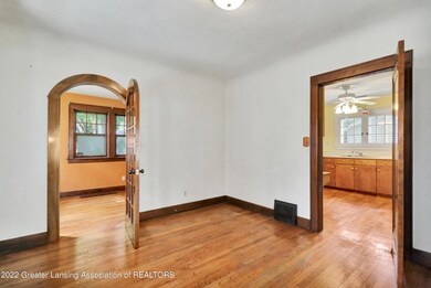 605 N Jenison Ave, Lansing, MI 48915 - photo 7