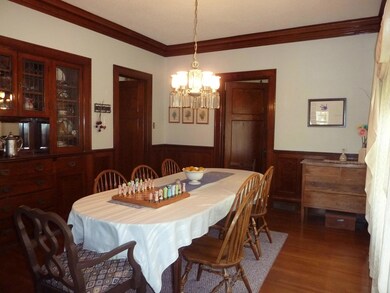 Formal Dining Room<|><|>