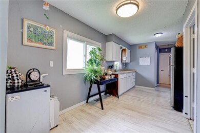 3810 52nd St, Des Moines, IA 50310 - photo 5