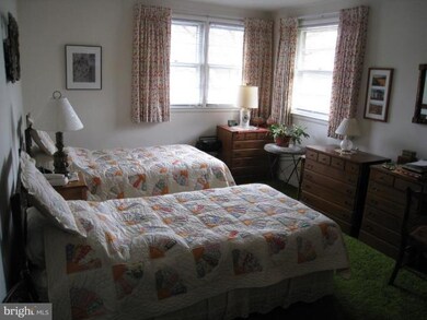 6714 Collinsdale Rd, Parkville, MD 21234 - photo 5