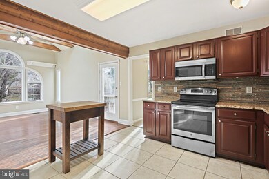 20657 Anndyke Way, Germantown, MD 20874 - photo 2