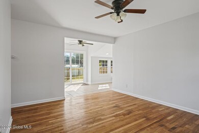photos_web_resolution_117_Locust_Park_Co