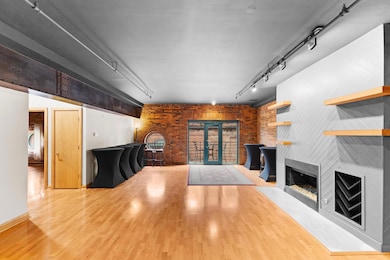 55 W Livingston Ave unit 2B, Columbus, OH 43215 - photo 3