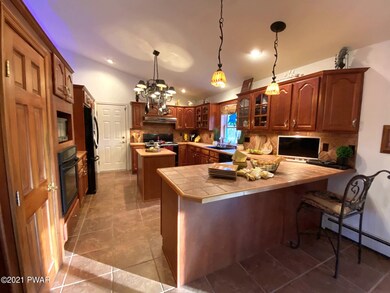 810 E Spur Ct, Hawley, PA 18428 - photo 6