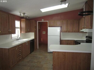 1009 E 9th St, the Dalles, OR 97058 - photo 6