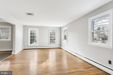 179 Rice Dr, Morrisville, PA 19067 - photo 4