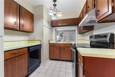 638 Robinwood Dr unit 159, Pittsburgh, PA 15216 - photo 5