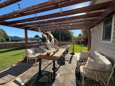 608 N Patterson Ct, Hershey, NE 69143 - photo 4