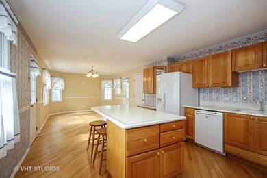 2201 Quail Ln, Rolling Meadows, IL 60008 - photo 4