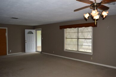 1216 Harvey Dr, Wichita Falls, TX 76302 - photo 5