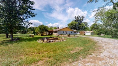 450 Philpot Rd, Bell Buckle, TN 37020 - photo 4