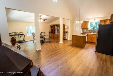 144 Clifton Dr, Bushkill, PA 18324 - photo 3