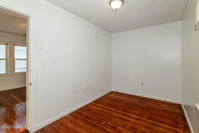 23-web-or-mls-907EmmetSt-23