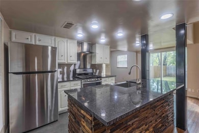 3901 Knollwood Dr unit B, Austin, TX 78731 - photo 4