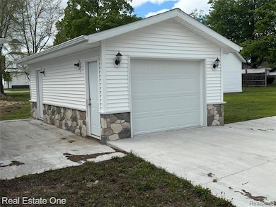 Guest house Garage