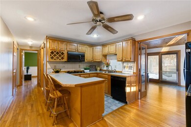 233 Halsey Rd, Woonsocket, RI 02895 - photo 3