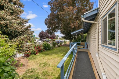 966 Gilman Rd, Medford, OR 97504 - photo 6