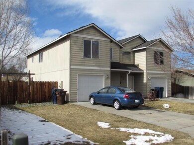 2557 SW 29th St, Redmond, OR 97756 - photo 2