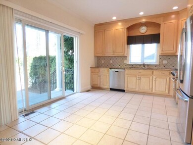 6 Rippowam Rd unit A, Cos Cob, CT 06807 - photo 3