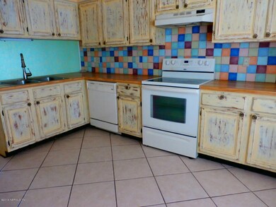 5637 Bennington Dr, Jacksonville, FL 32244 - photo 4